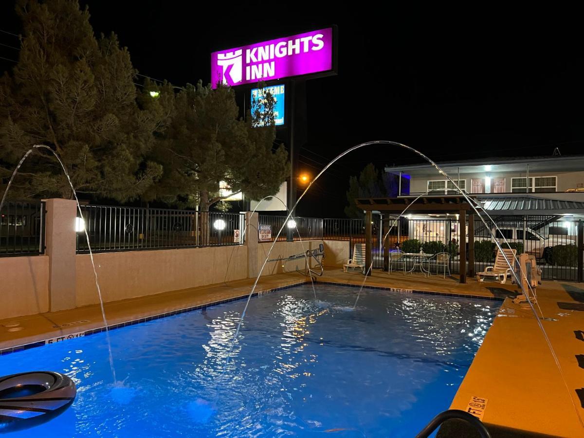 Motel Knights & Pecos