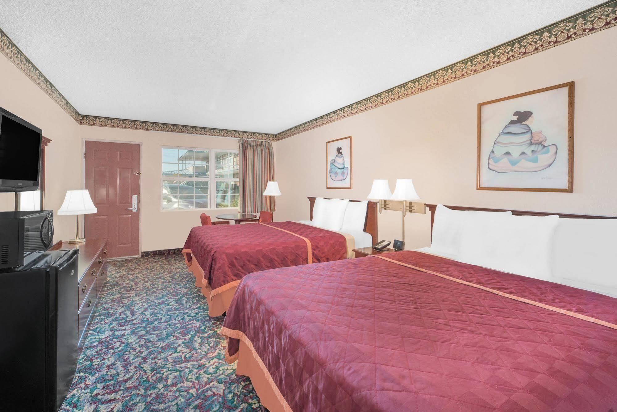 Motel Knights &